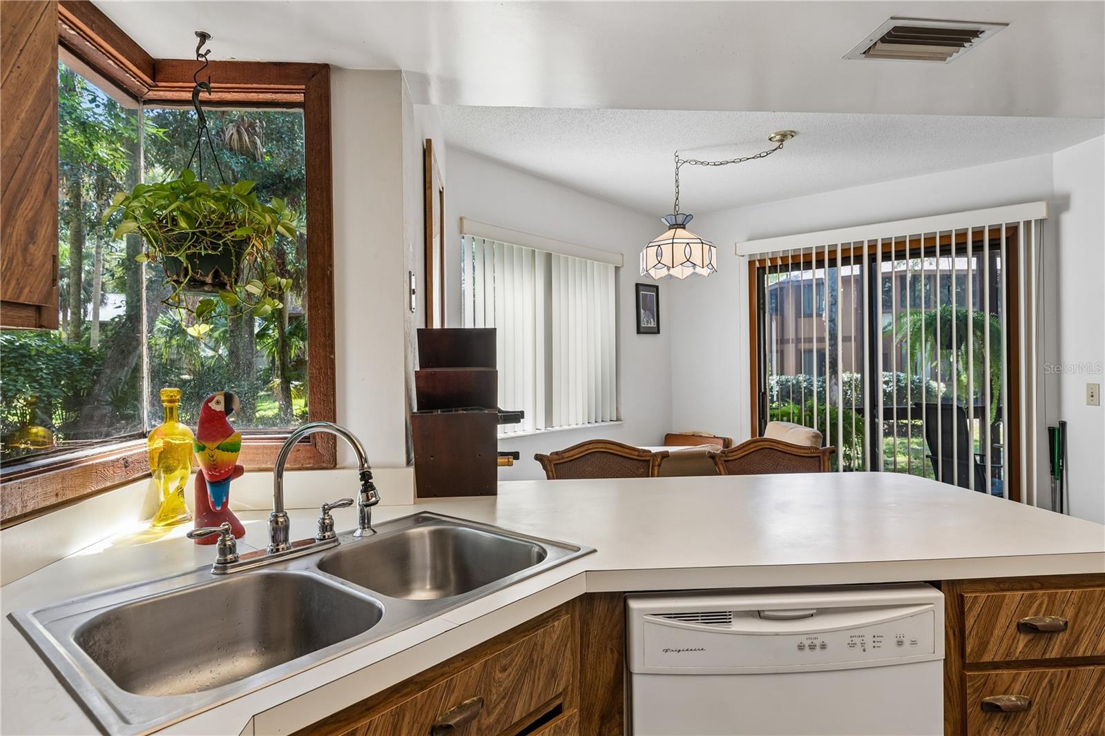 13 Pinehurst Pl #13 Property Photo 11