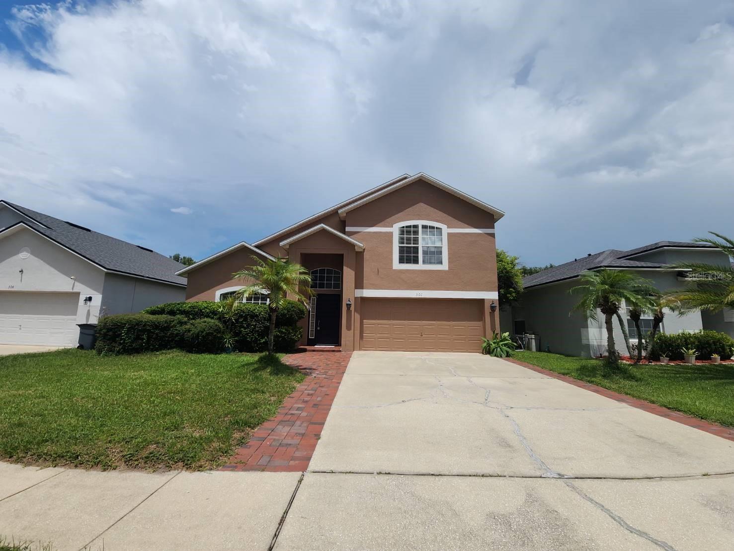 302 CLYDESDALE CIR