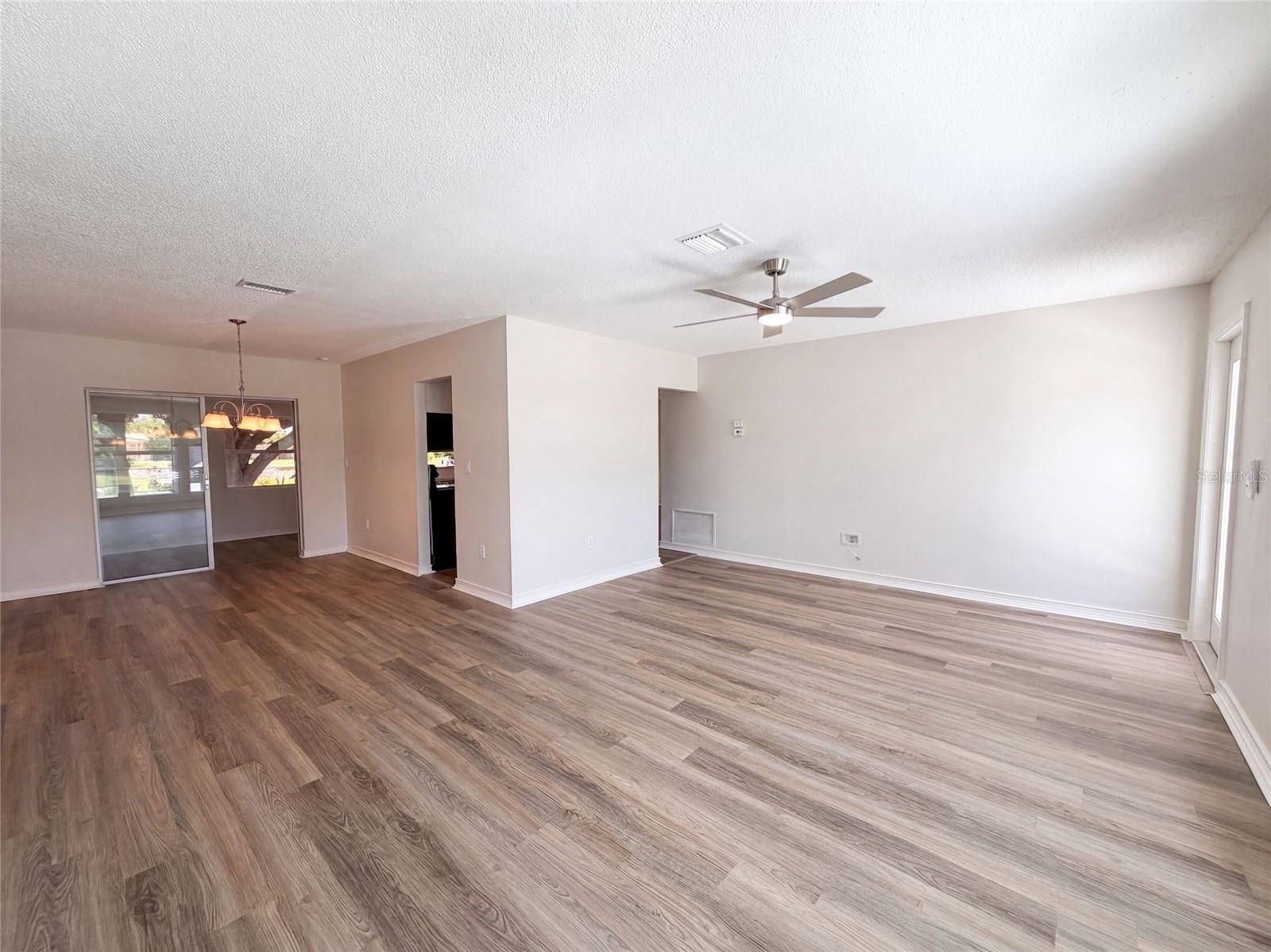 6331 Safford Ter Property Photo 10