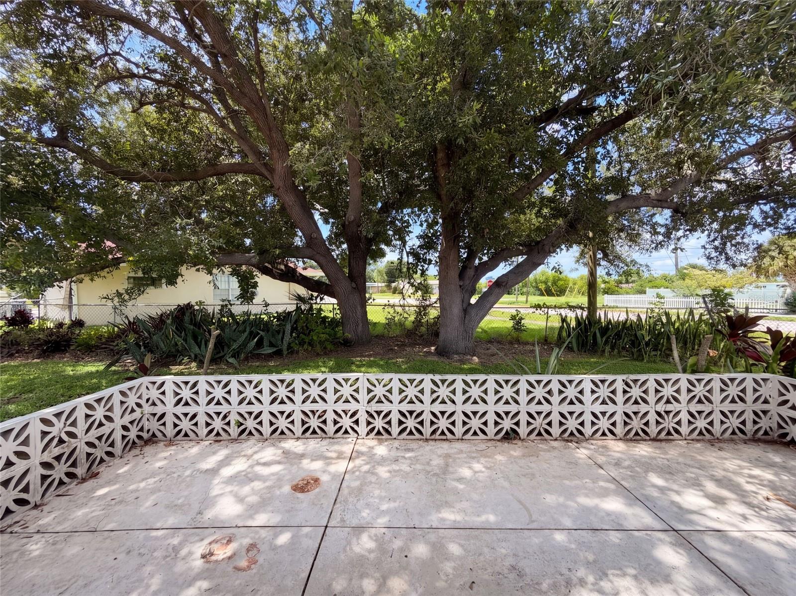 6331 Safford Ter Property Photo 28