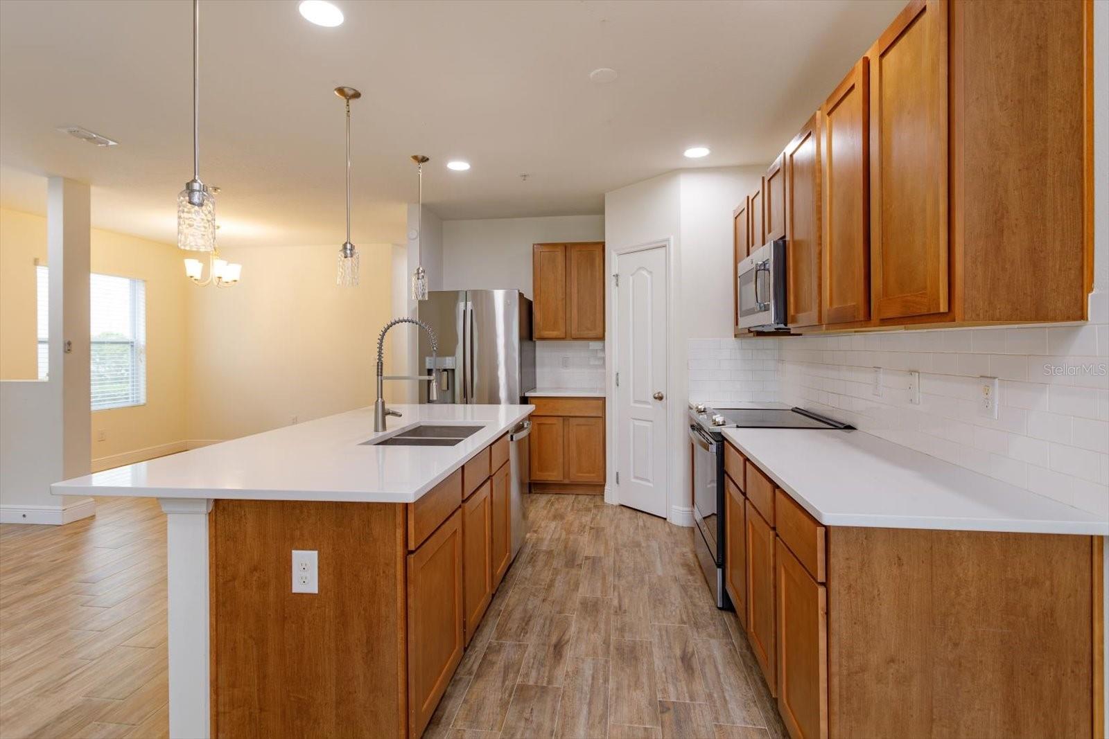 3641 Seneca Club Loop #4-103 Property Photo 13