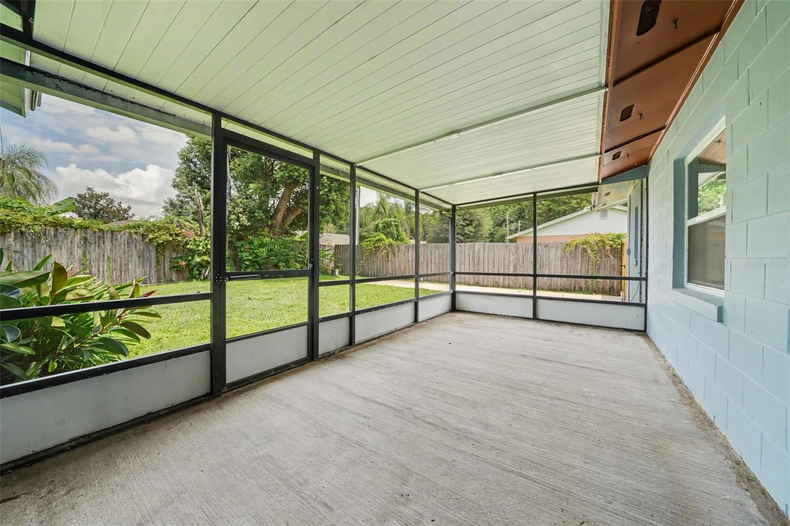 7925 Segovia St Property Photo 14