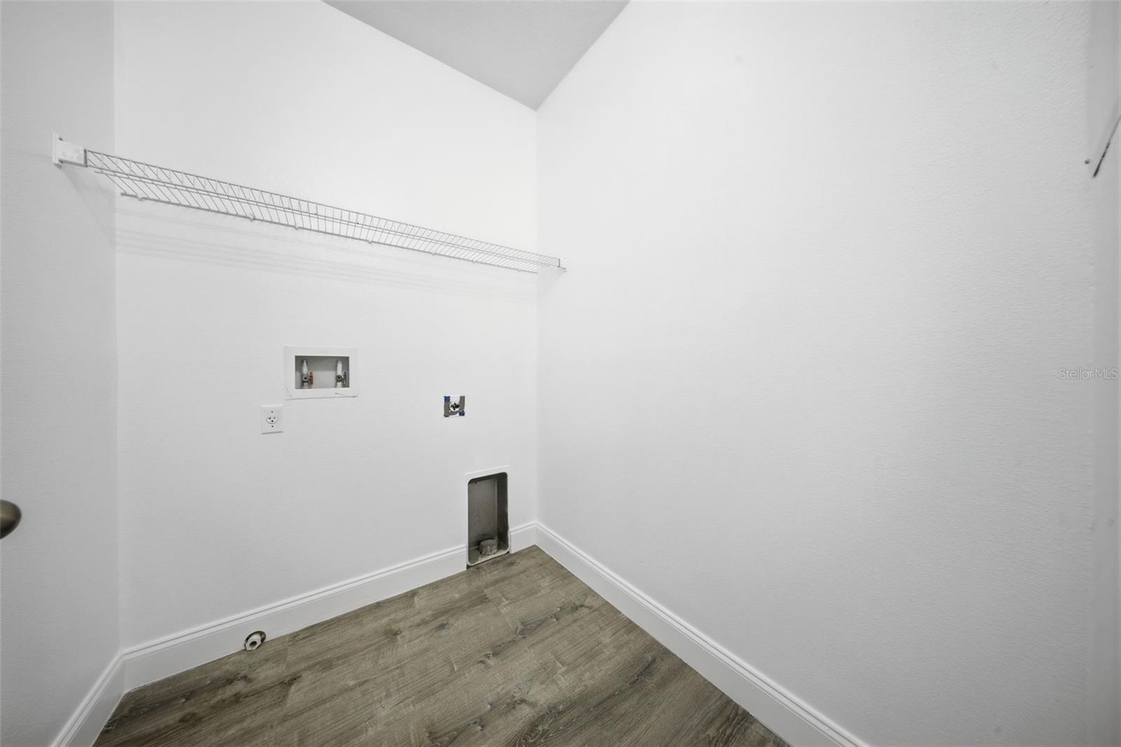 2276 Betsy Ross Ln #a Property Photo 28