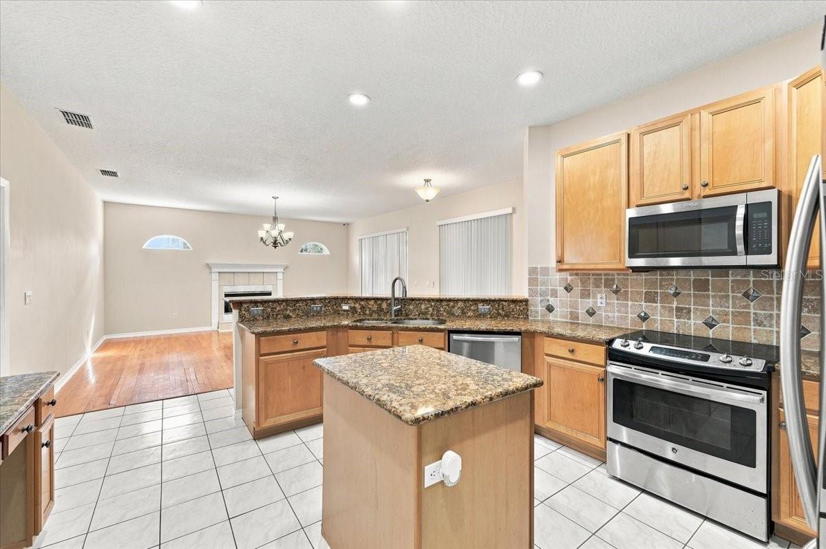 4736 Sudbury Dr Property Photo 2