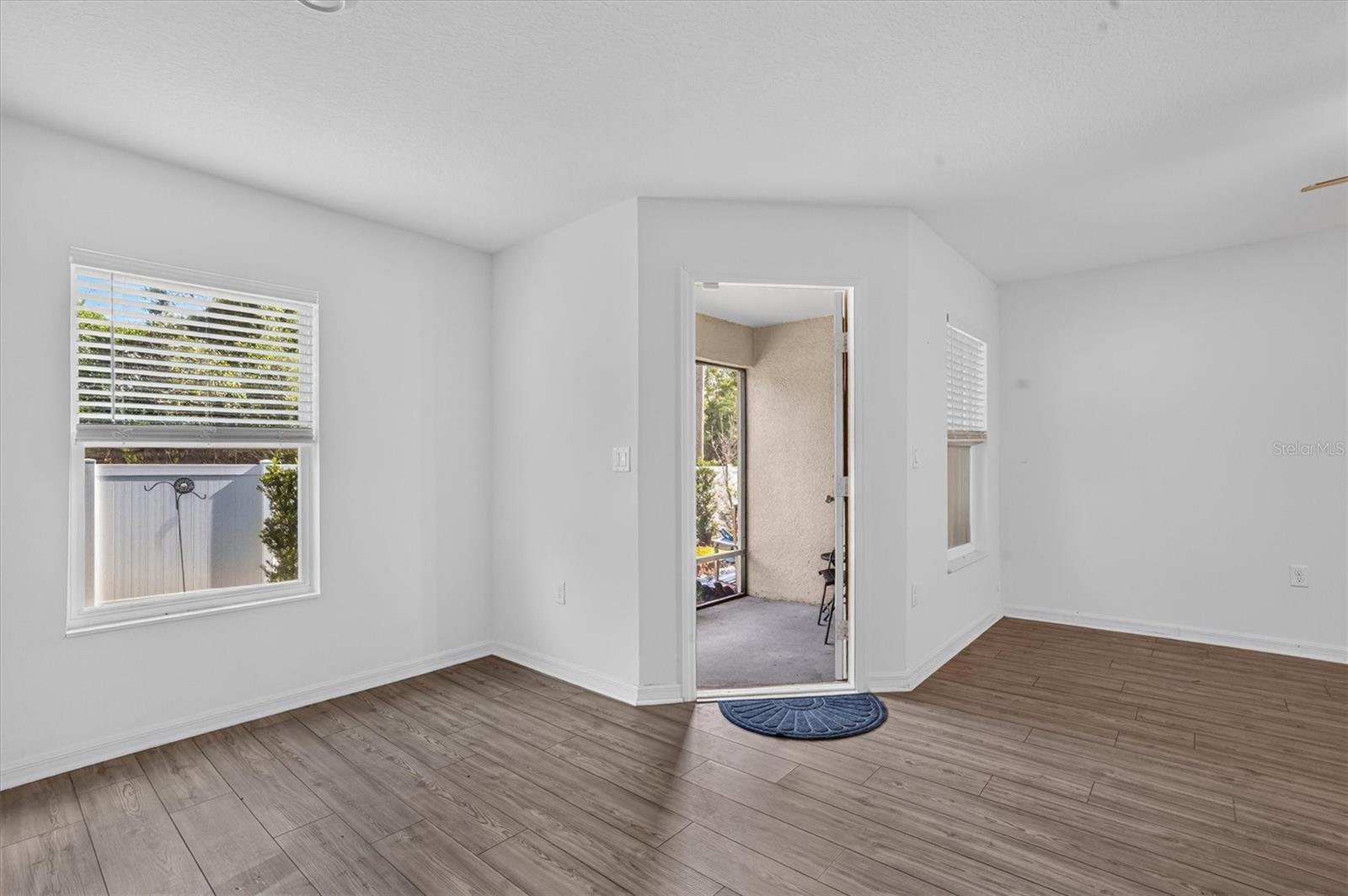 1556 Wynford Cir Property Photo 9