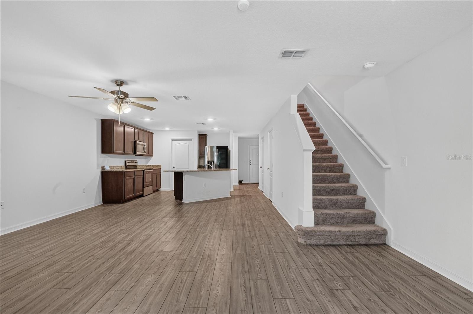 1556 Wynford Cir Property Photo 10