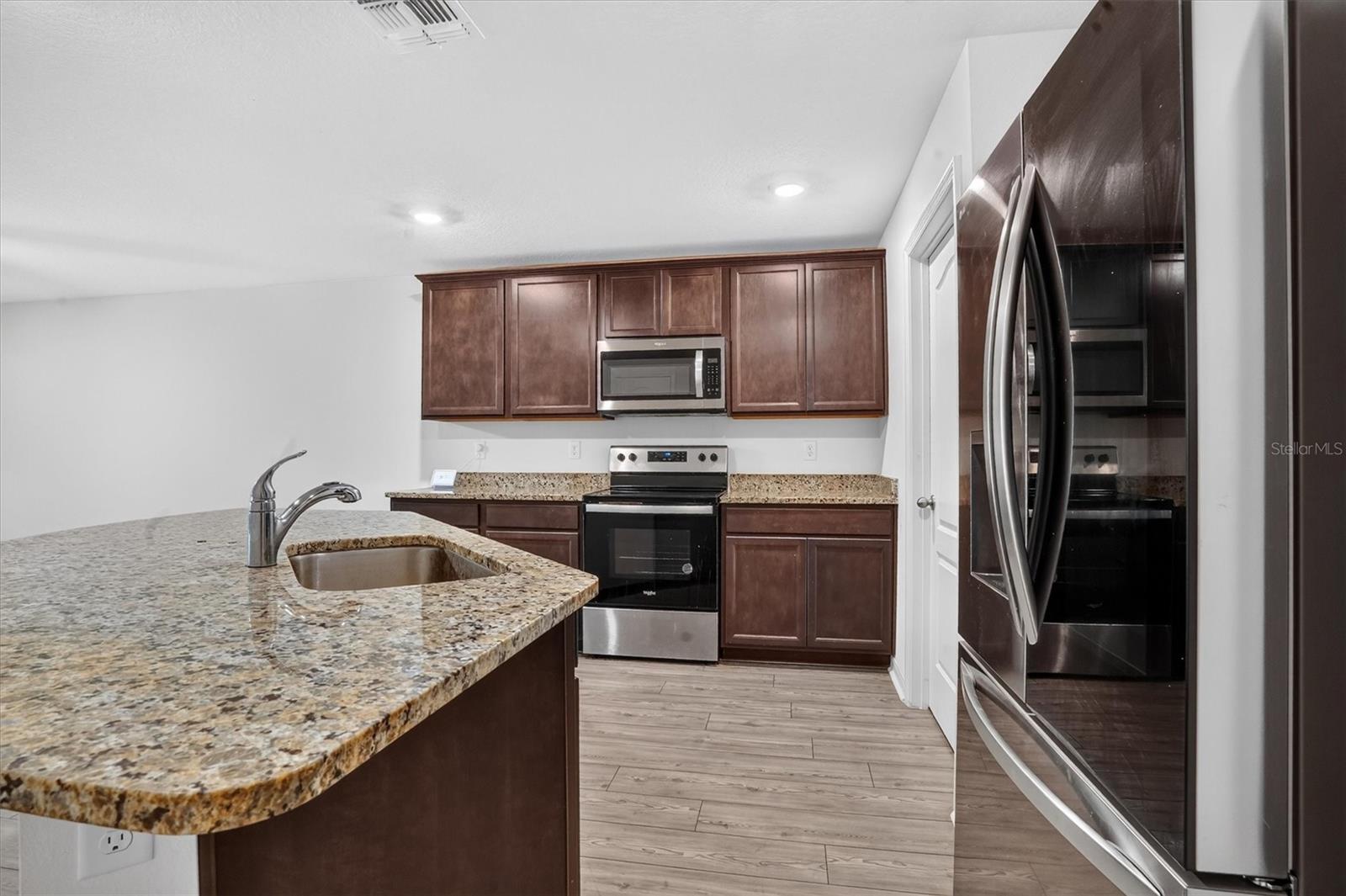 1556 Wynford Cir Property Photo 13