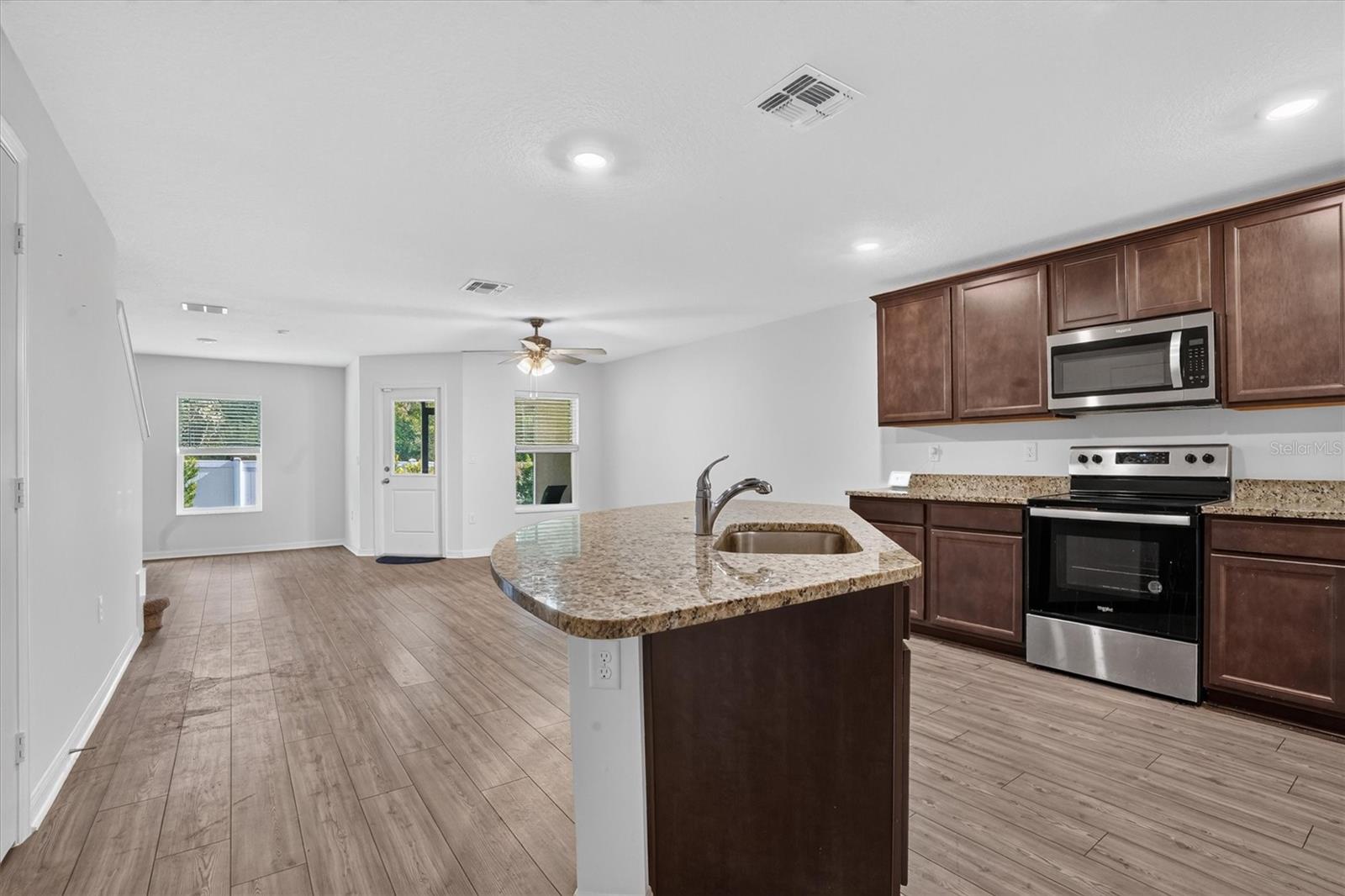 1556 Wynford Cir Property Photo 14