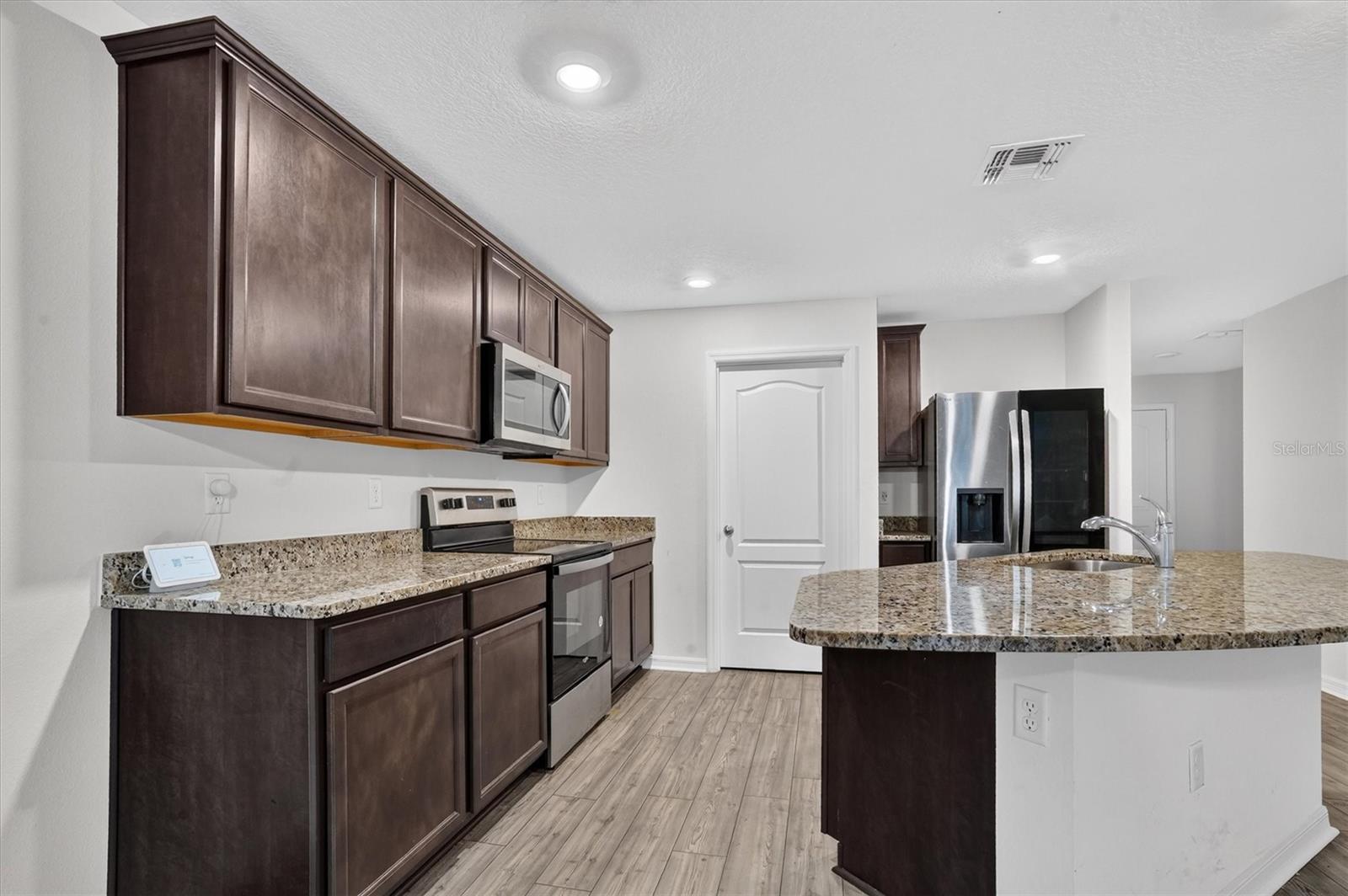 1556 Wynford Cir Property Photo 17