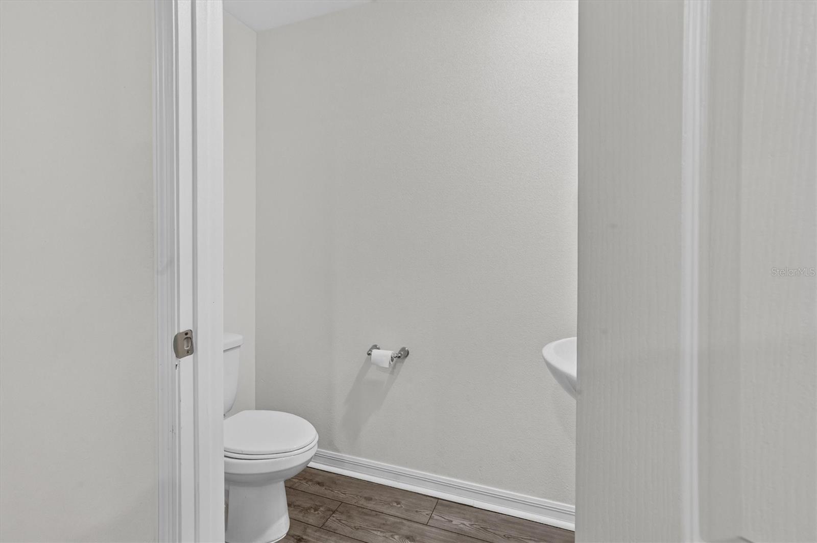 1556 Wynford Cir Property Photo 22