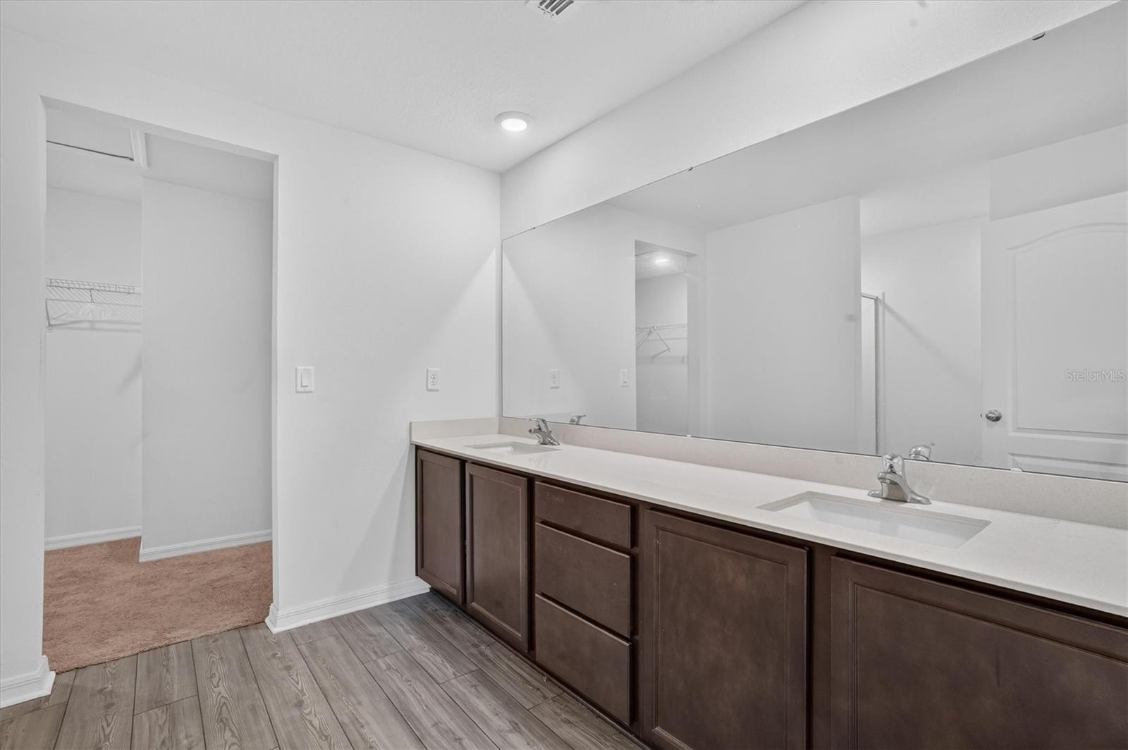 1556 Wynford Cir Property Photo 28