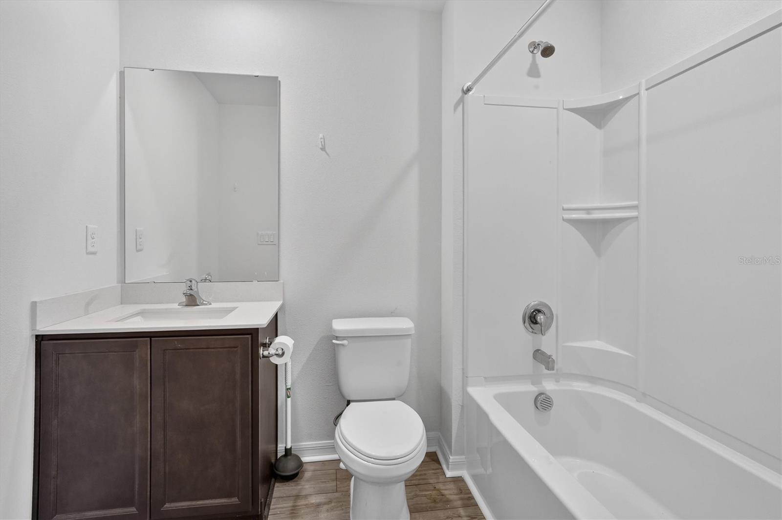 1556 Wynford Cir Property Photo 37