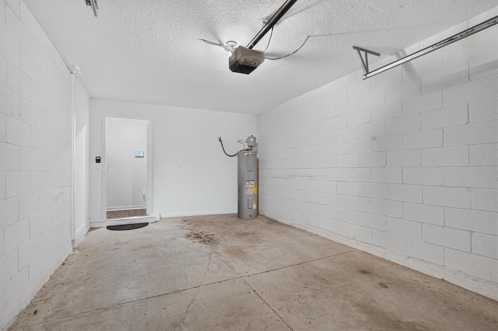 1556 Wynford Cir Property Photo 41