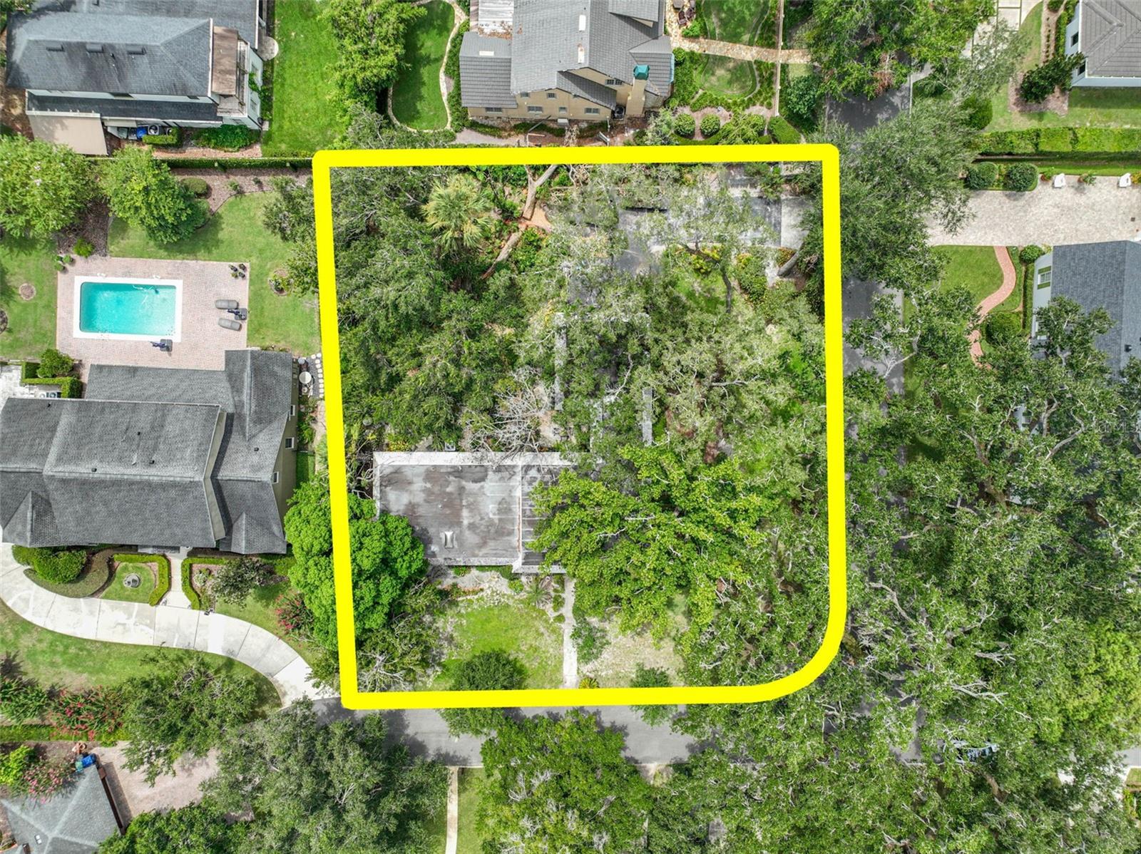 1220 SHARON PL