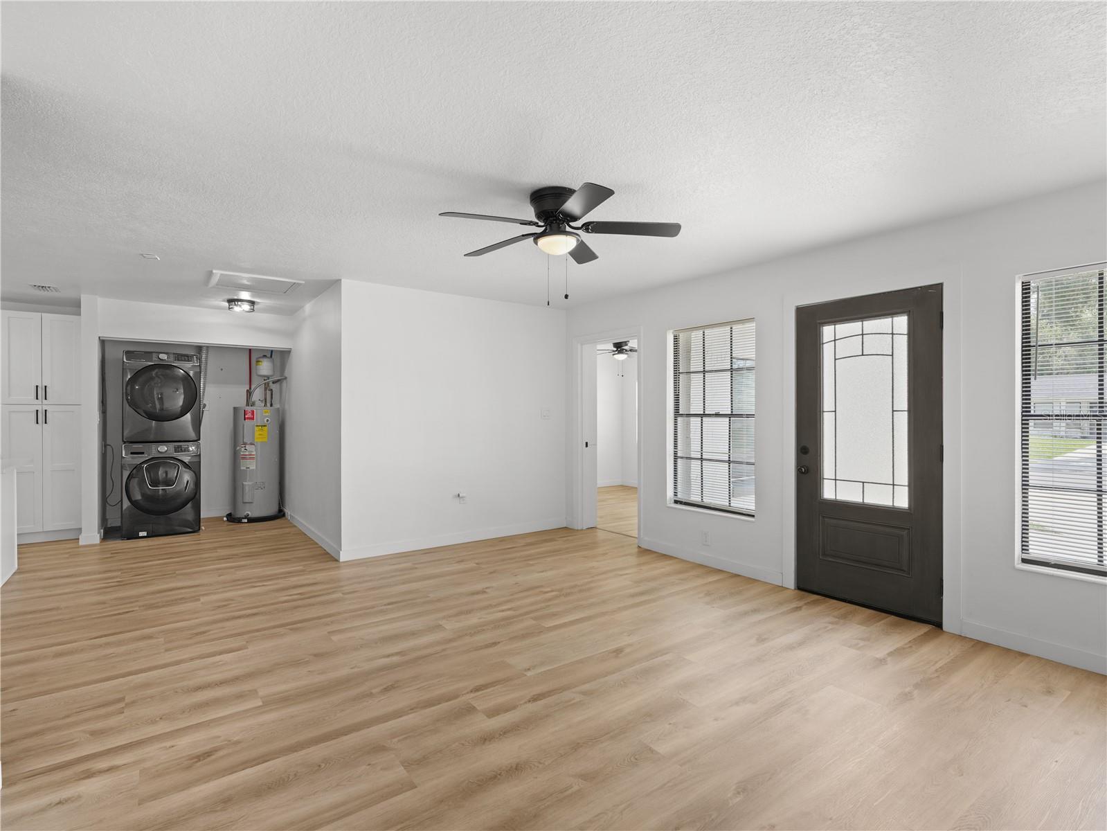 2181 Linden Rd Property Photo 5