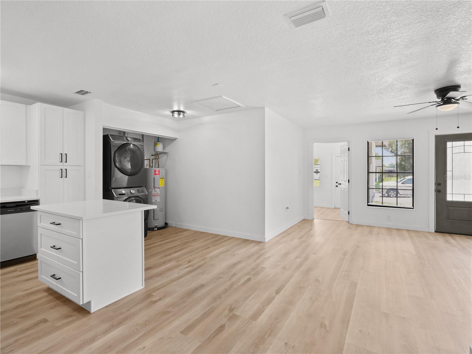 2181 Linden Rd Property Photo 10