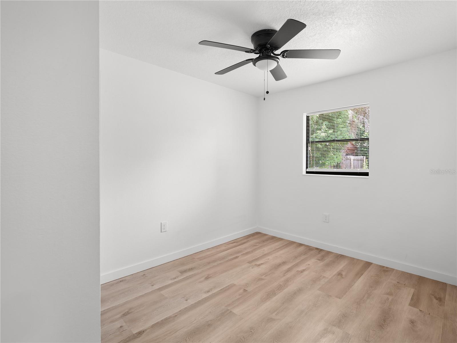 2181 Linden Rd Property Photo 27