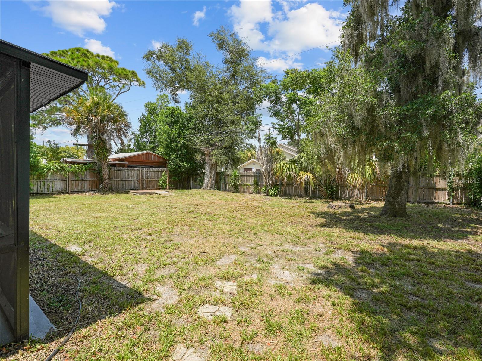 2181 Linden Rd Property Photo 29