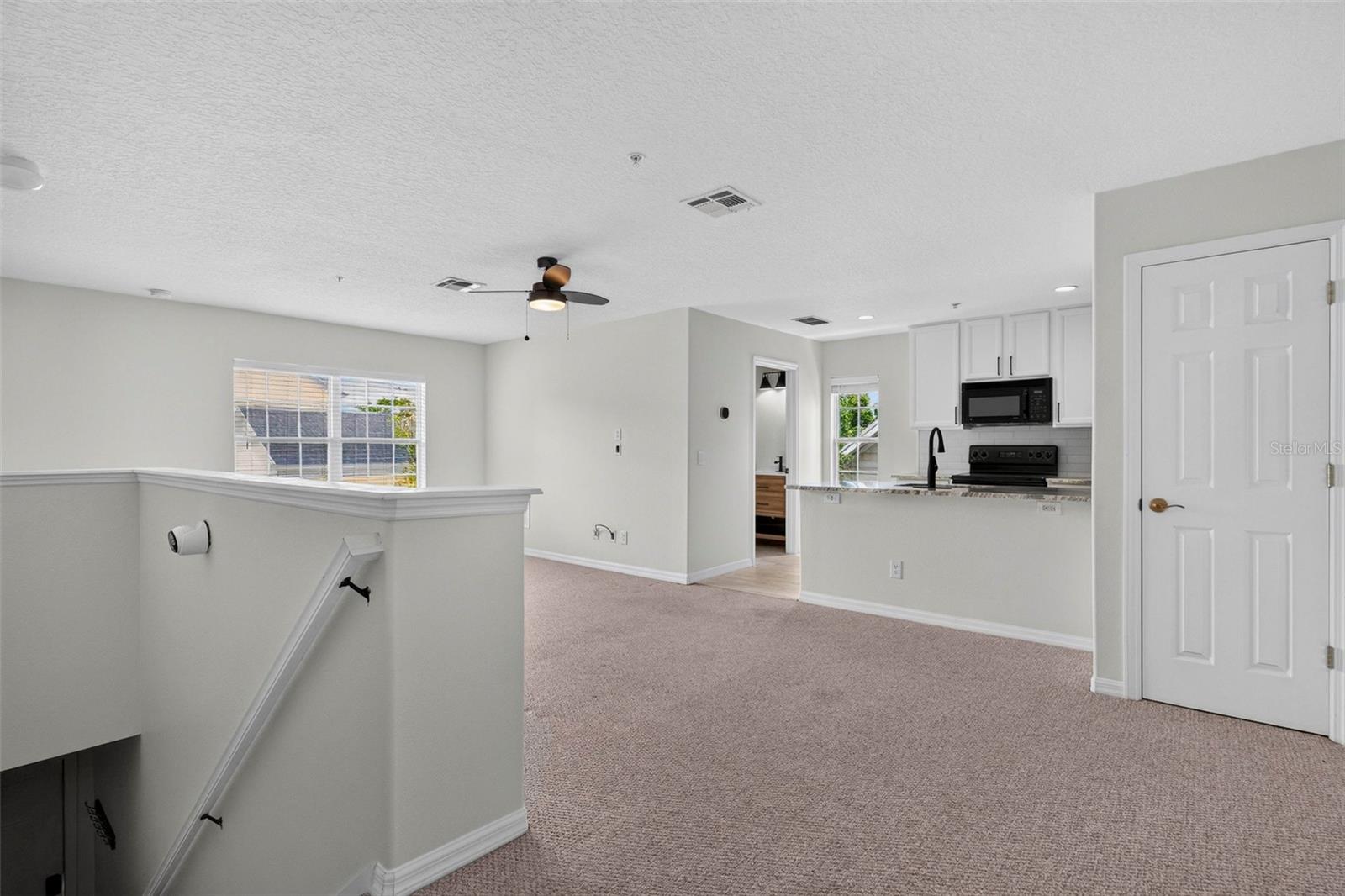 2074 Shaw Ln Property Photo 5