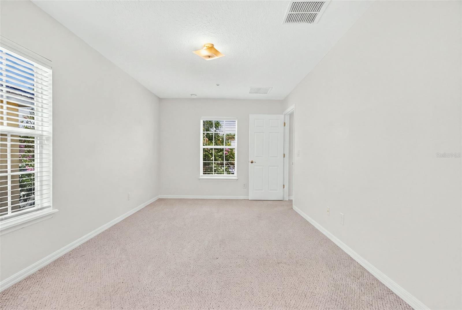 2074 Shaw Ln Property Photo 18