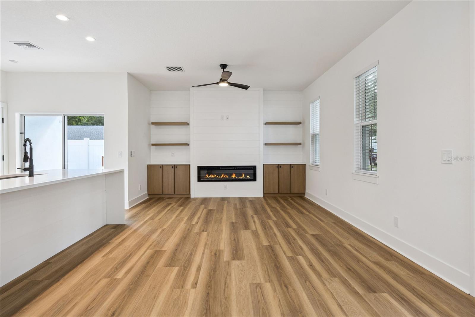 87 W Muriel St Property Photo 6
