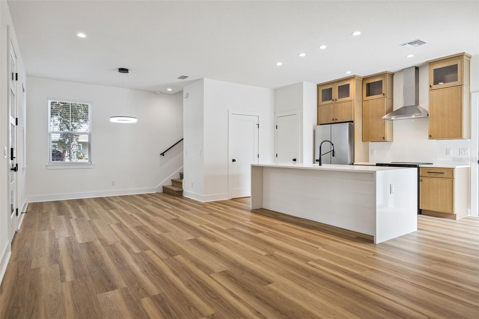 87 W Muriel St Property Photo 8