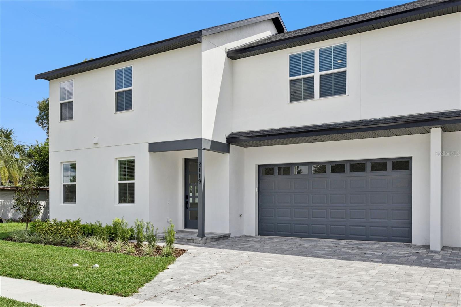 2119 W Lucerne Ter Property Photo 1