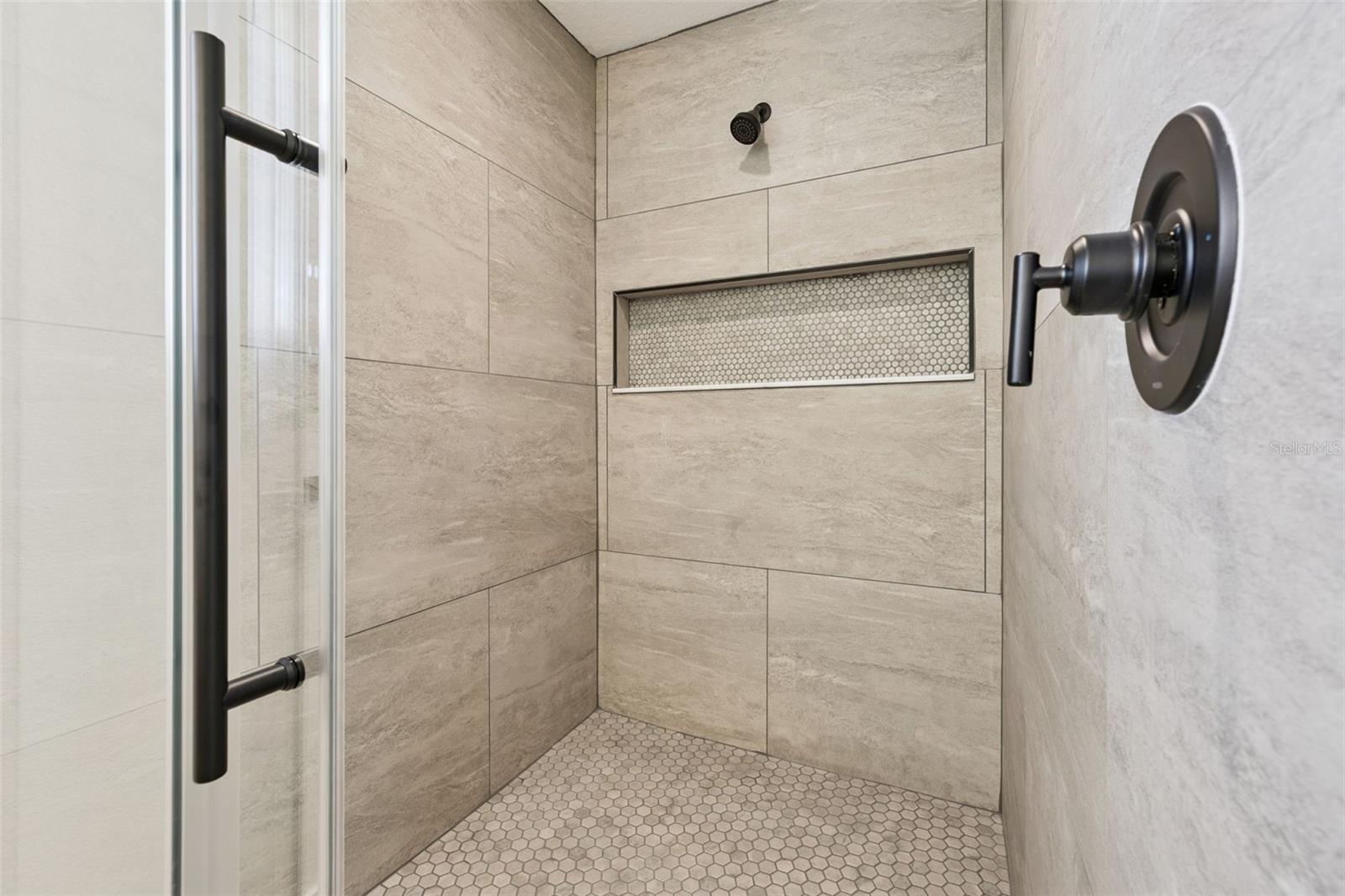 2119 W Lucerne Ter Property Photo 19