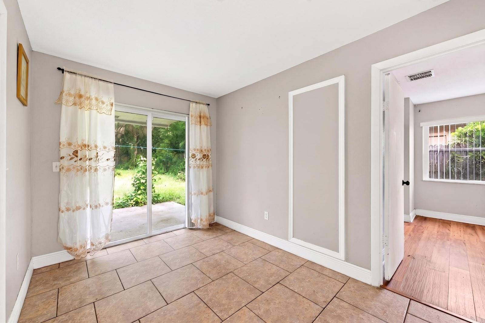 6045 Wedgewood Cir Property Photo 6