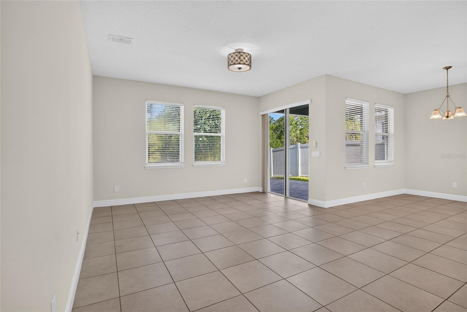 14656 Trapper Rd Property Photo 6