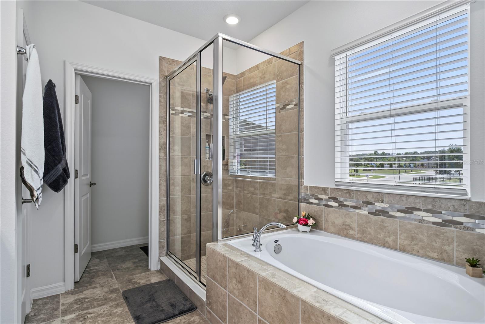 2812 Hilltop Rd Property Photo 24
