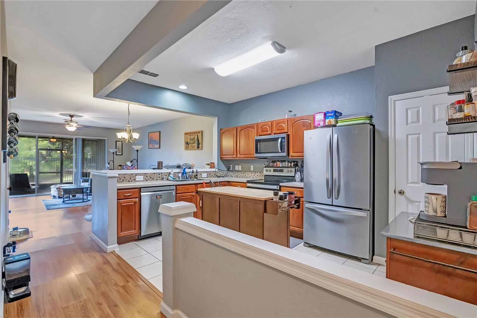 612 Shropshire Loop Property Photo 5
