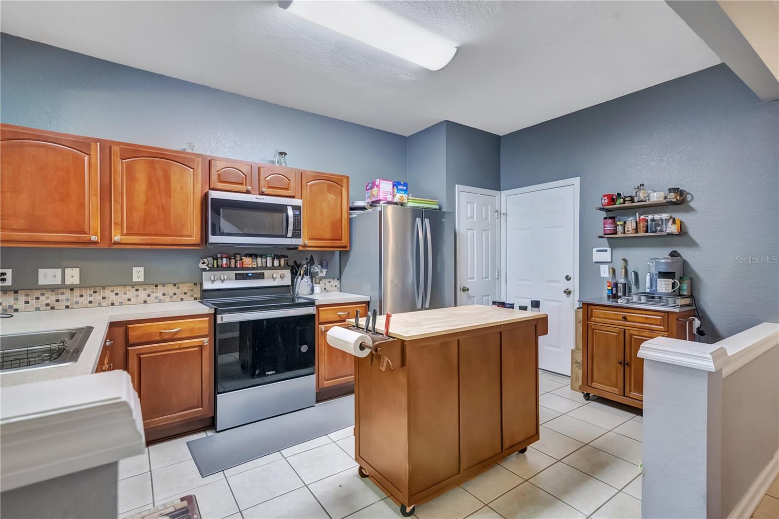 612 Shropshire Loop Property Photo 6