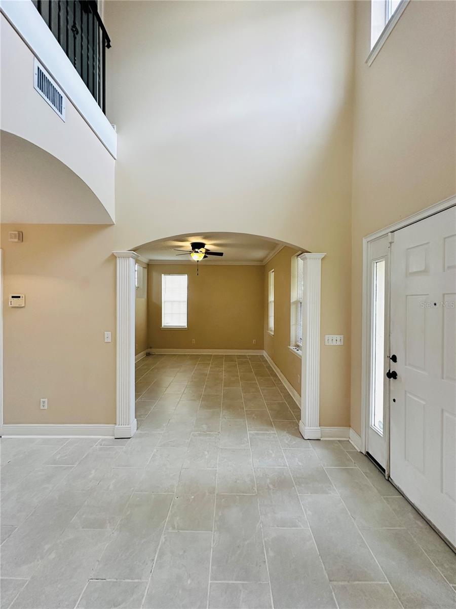 438 Palm Dr Property Photo 5