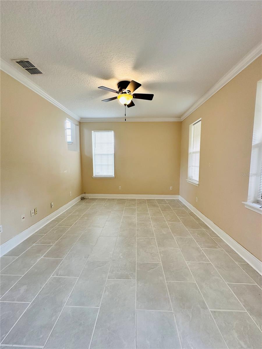 438 Palm Dr Property Photo 6