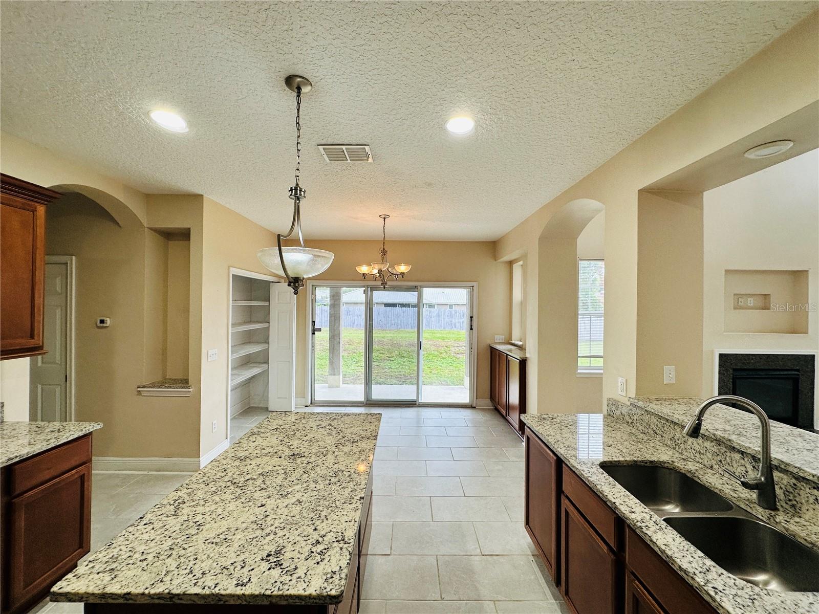 438 Palm Dr Property Photo 14