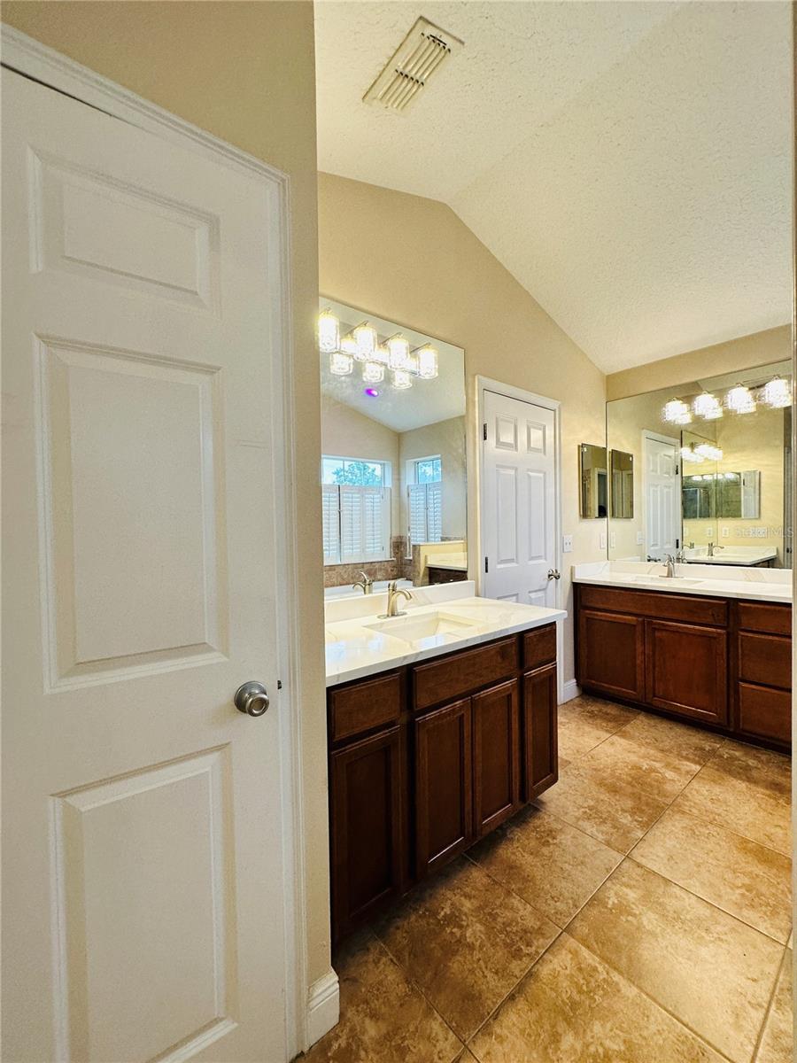 438 Palm Dr Property Photo 33