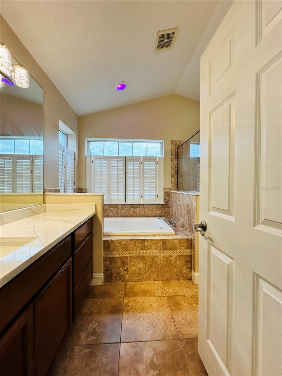 438 Palm Dr Property Photo 34