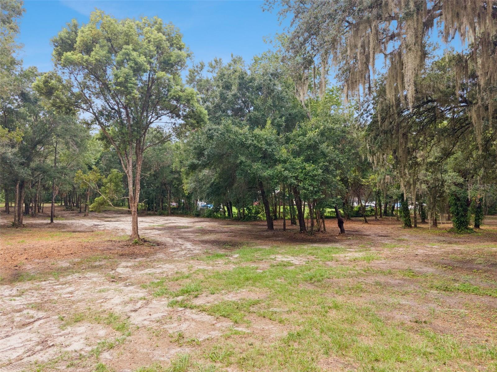 860 E Lisa Ln Property Photo 20