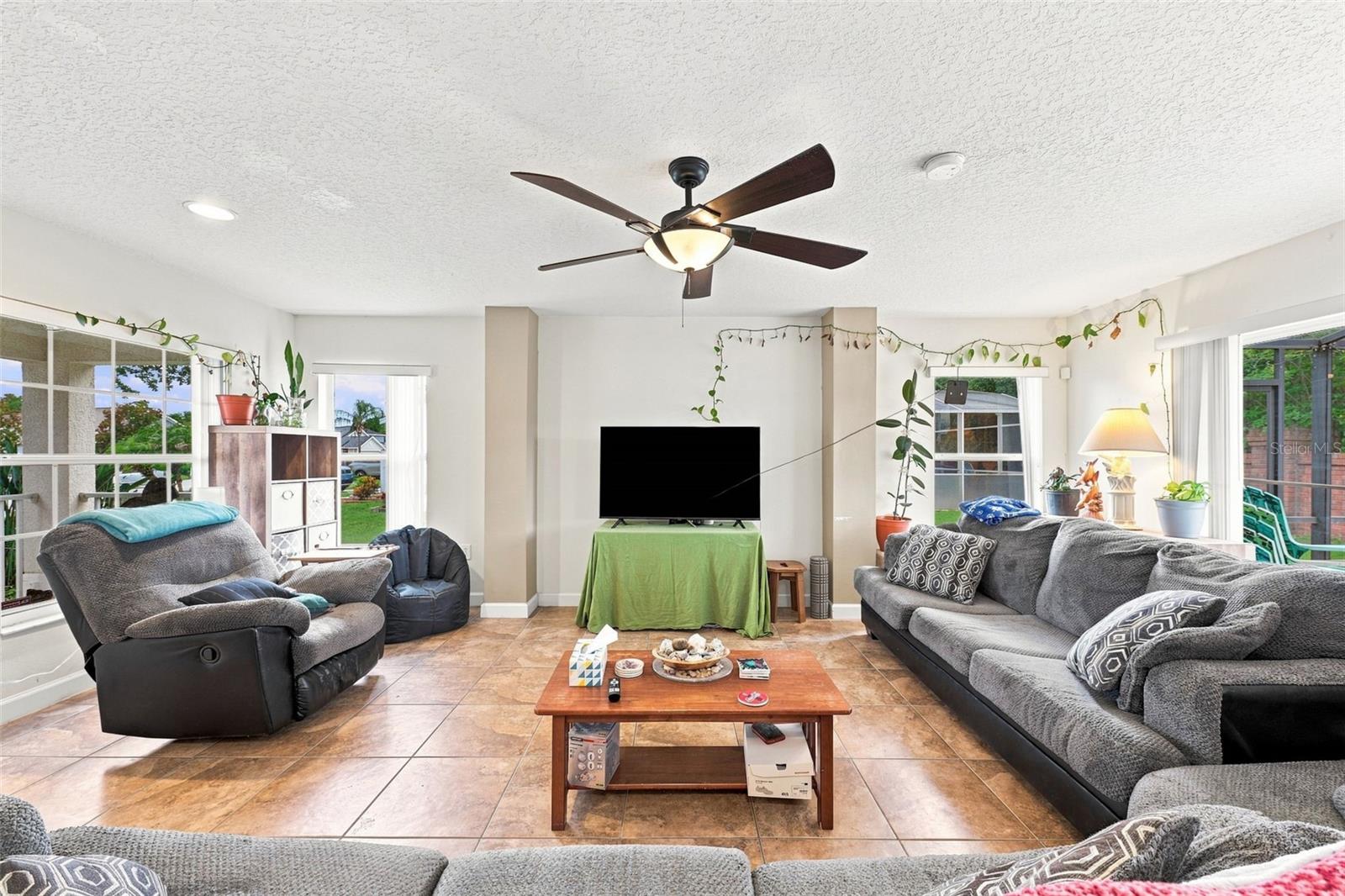 611 Abaco Ct Property Photo 4