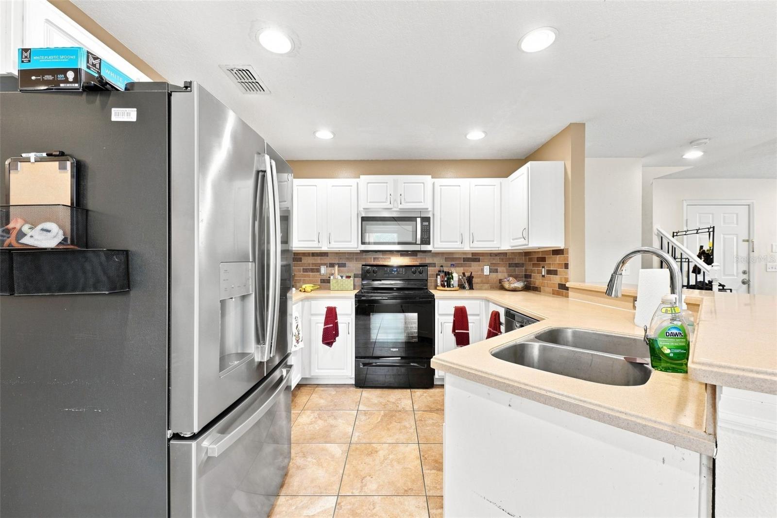 611 Abaco Ct Property Photo 6