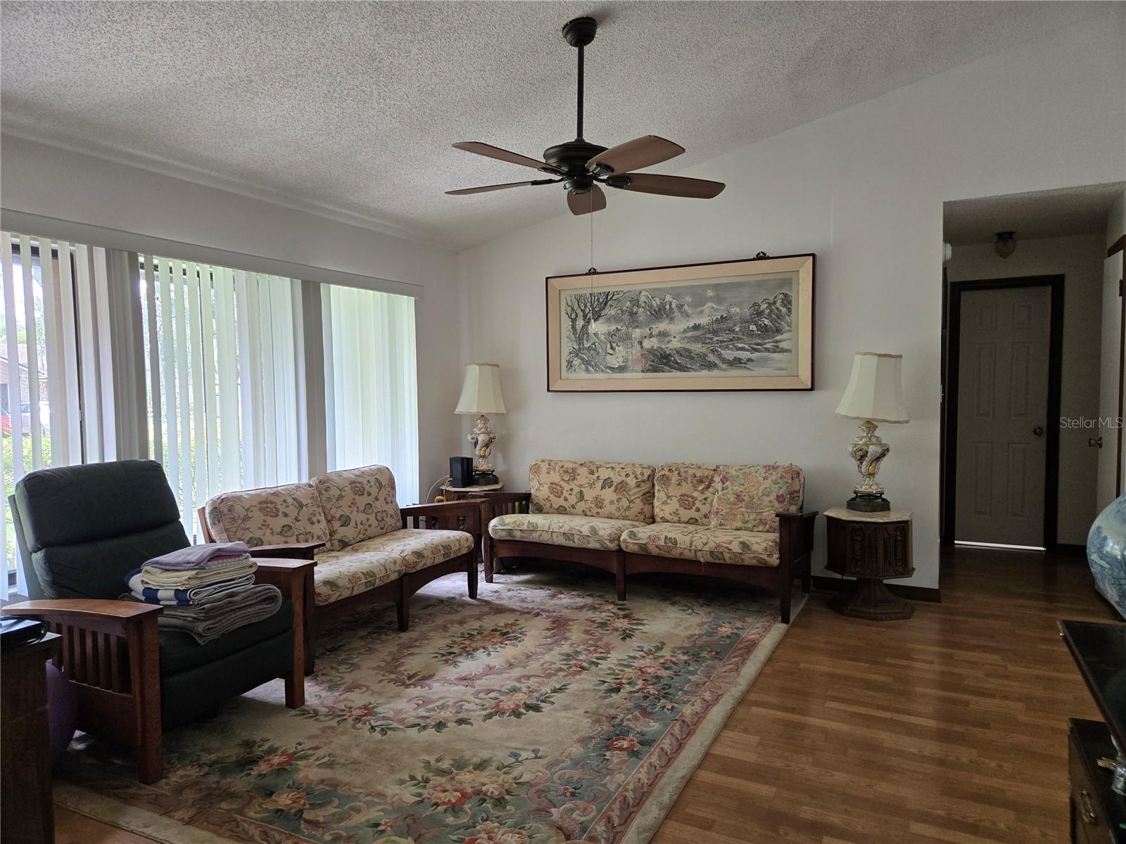 827 Rill Dr Property Photo 4