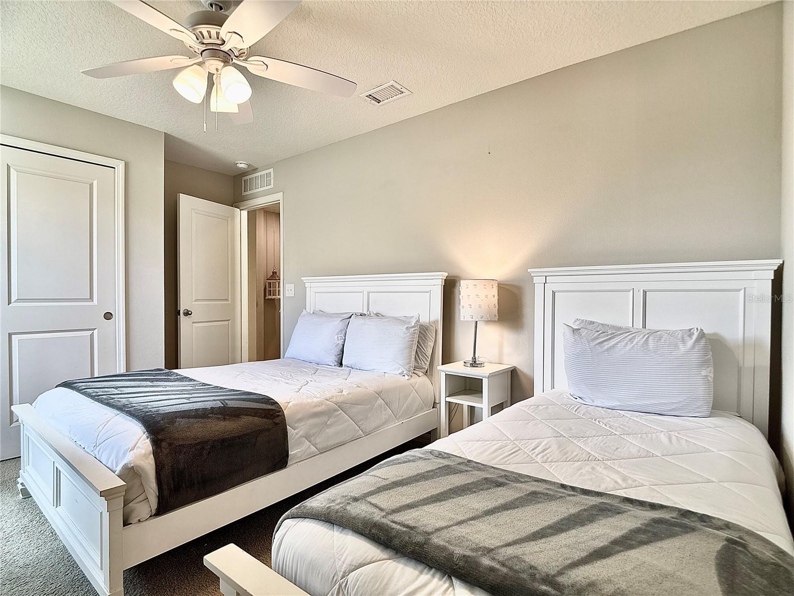 5117 Killarney Way Property Photo 21