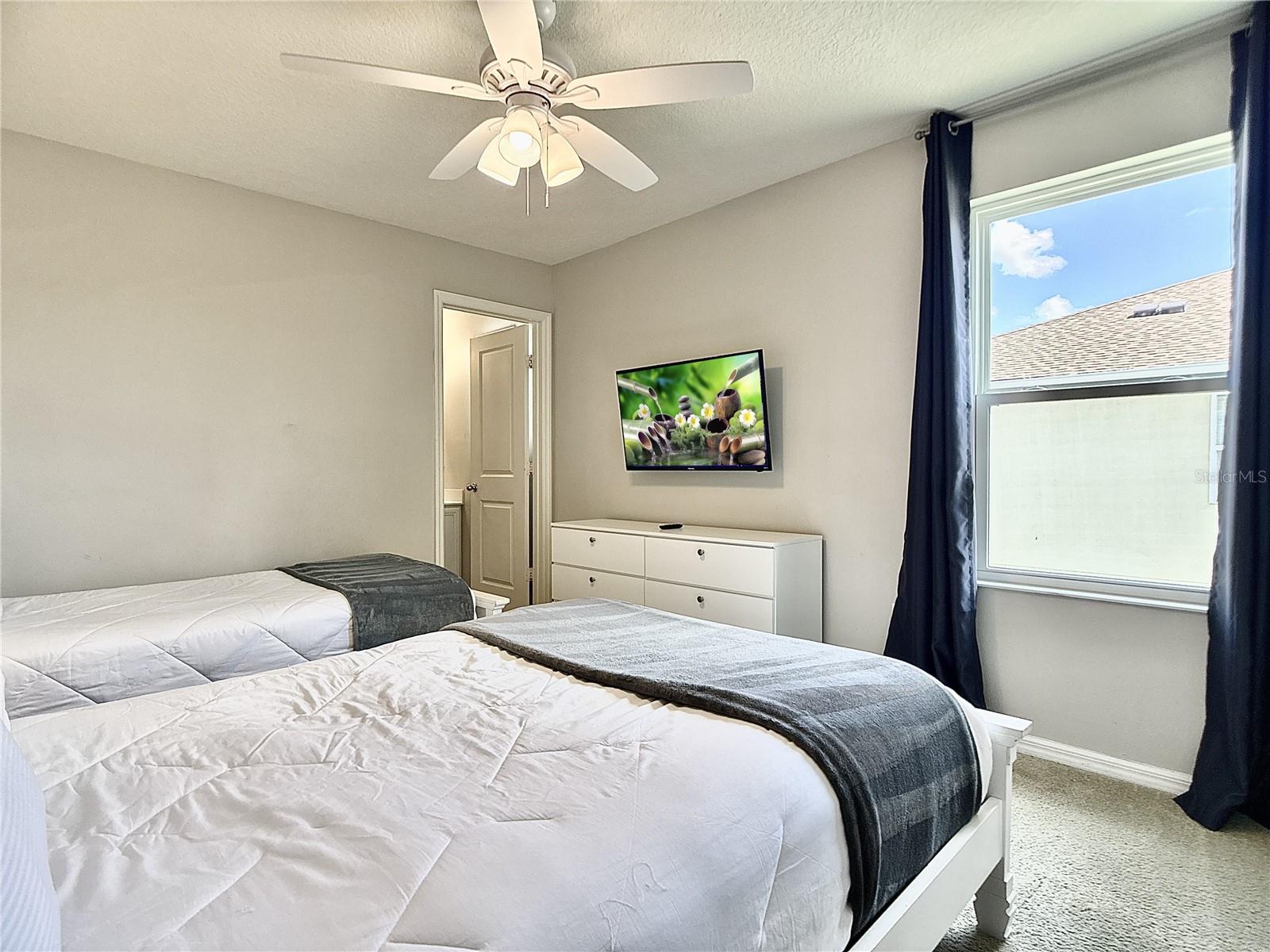 5117 Killarney Way Property Photo 22