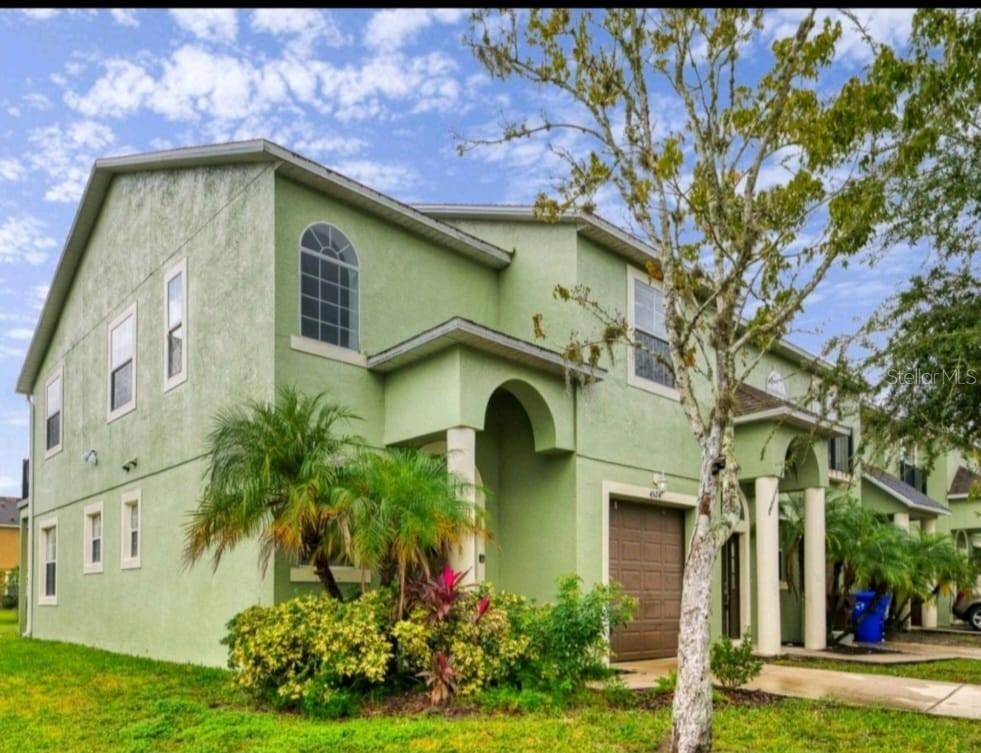 O6435717 Property Photo 2