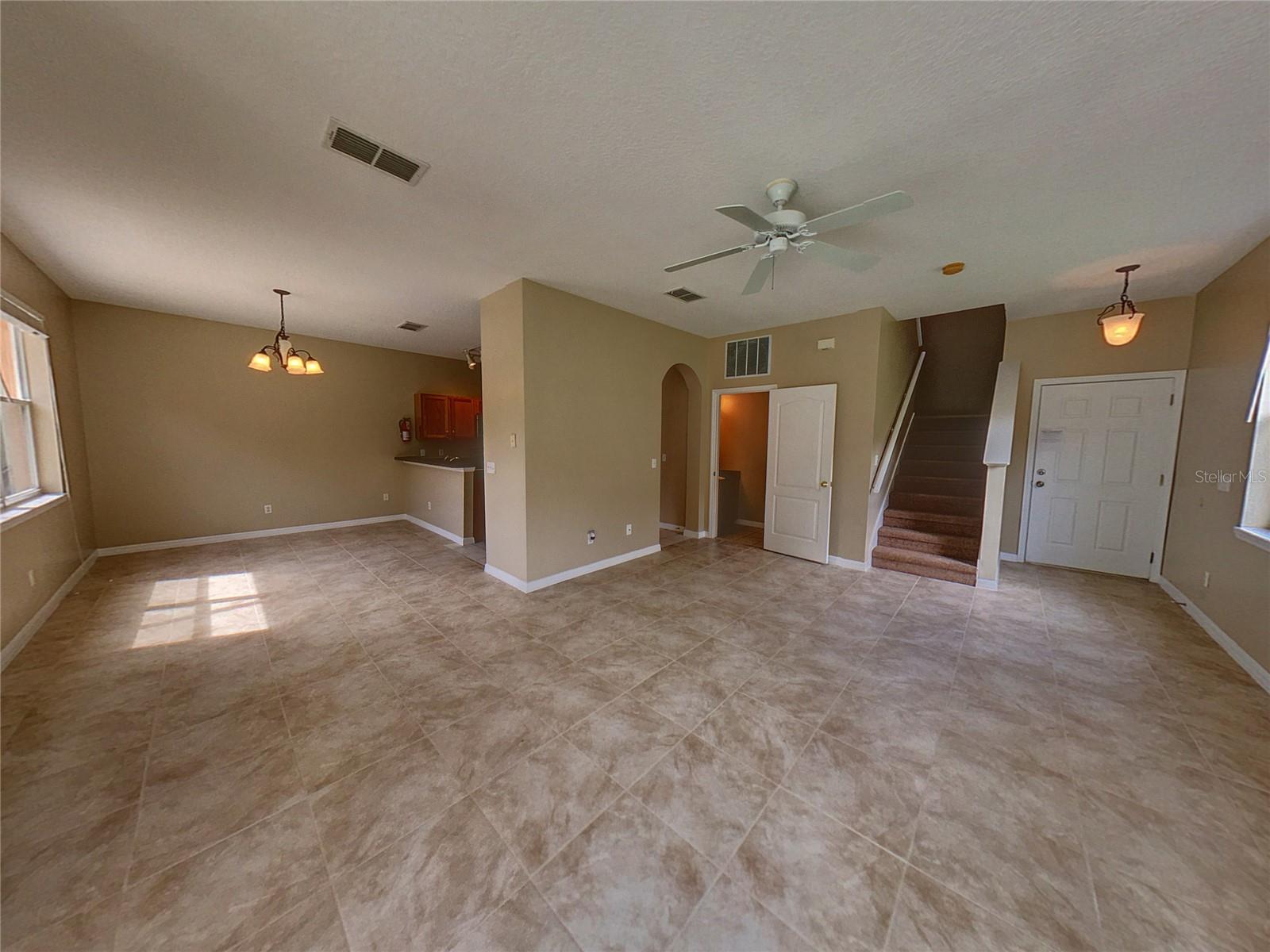 124 Hammock Ct Property Photo 3