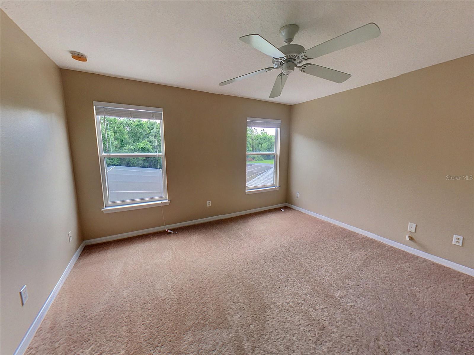 124 Hammock Ct Property Photo 8