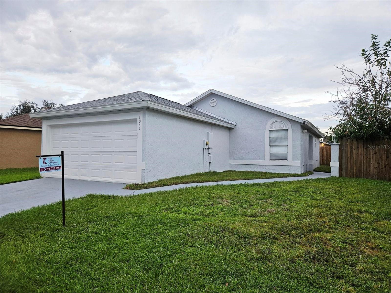 1047 FLORIDA HOLLY DR Property Photo 1