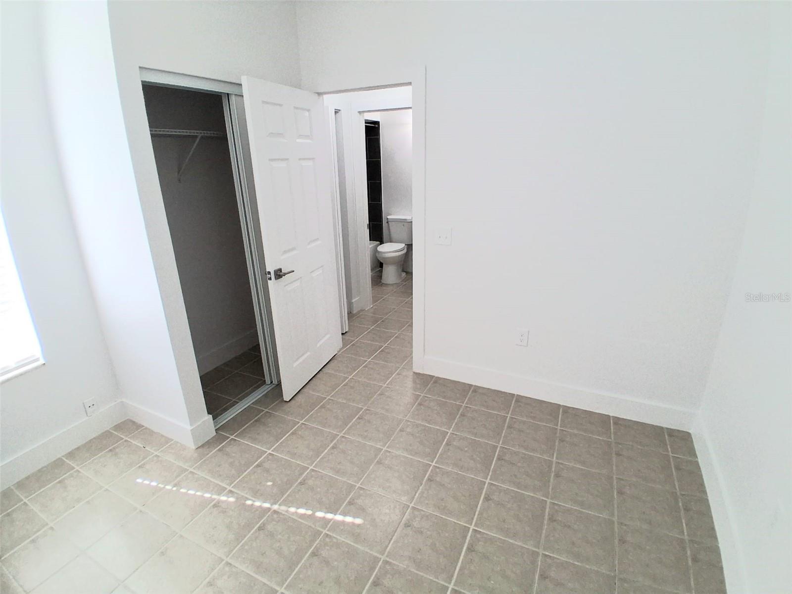1047 Florida Holly Dr Property Photo 9