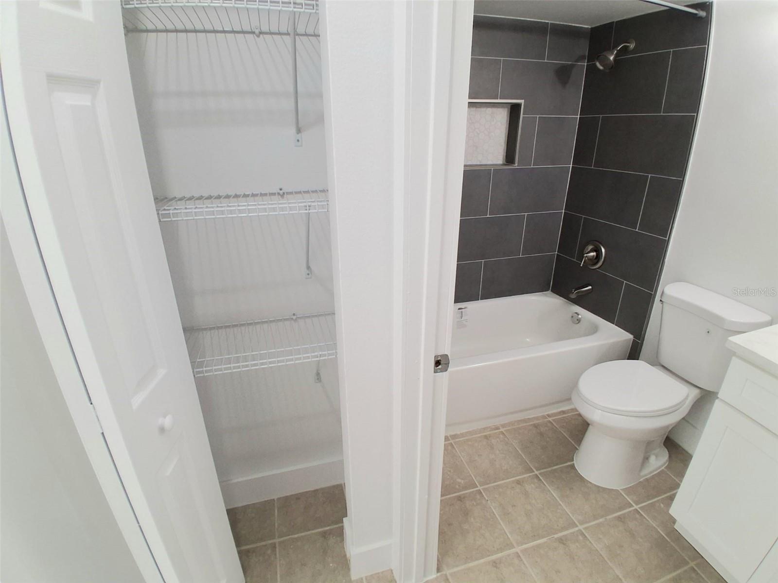 1047 Florida Holly Dr Property Photo 10